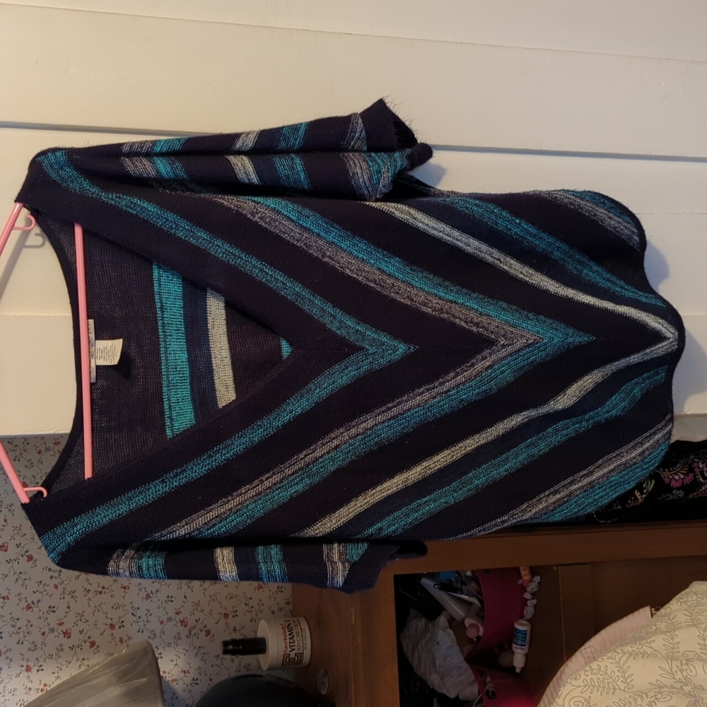 Size XL short sleeve sweater